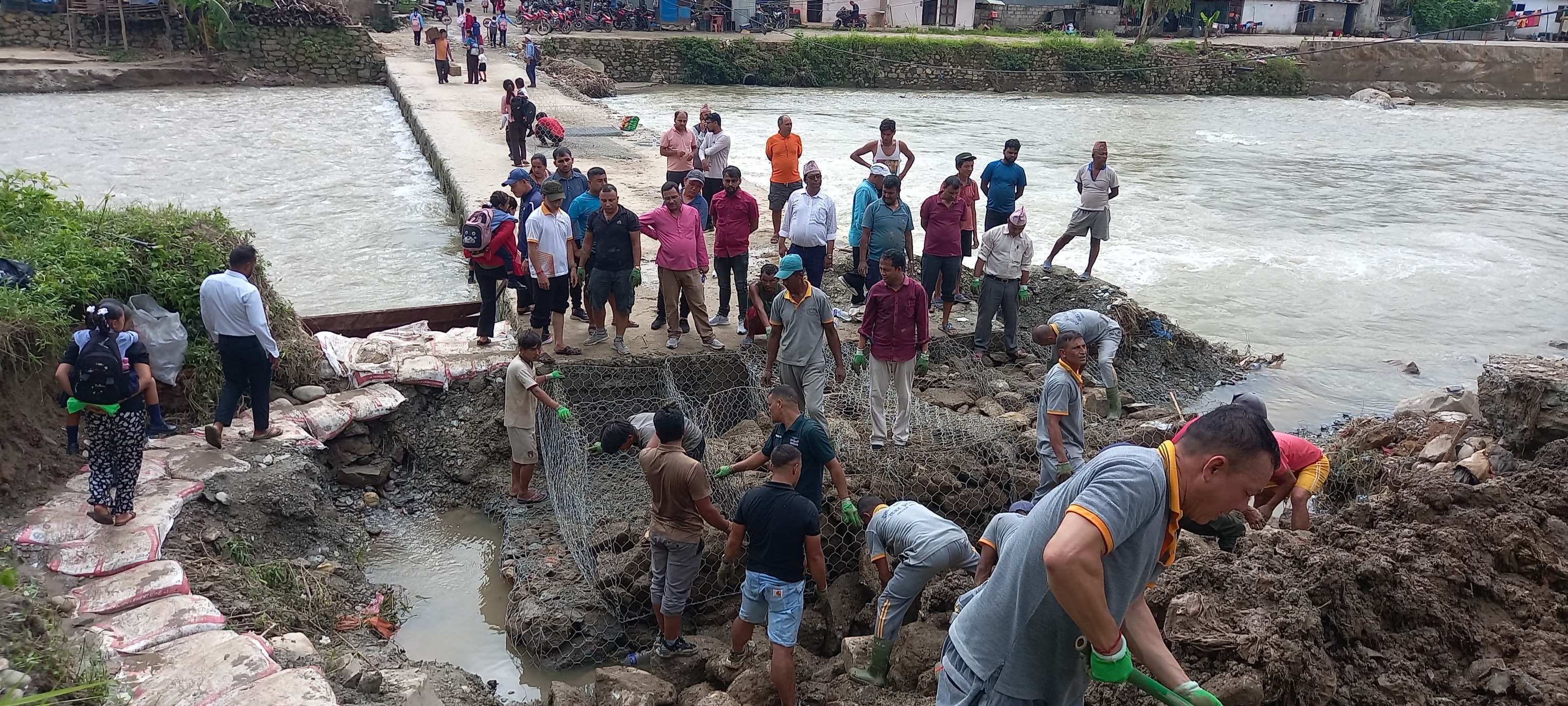 धादिङको नीलकण्ठ–३ र १२ जोड्ने पुछार बजारमा पक्की पुल निर्माण सुरु, ४.५ करोडको टेन्डर आह्वान