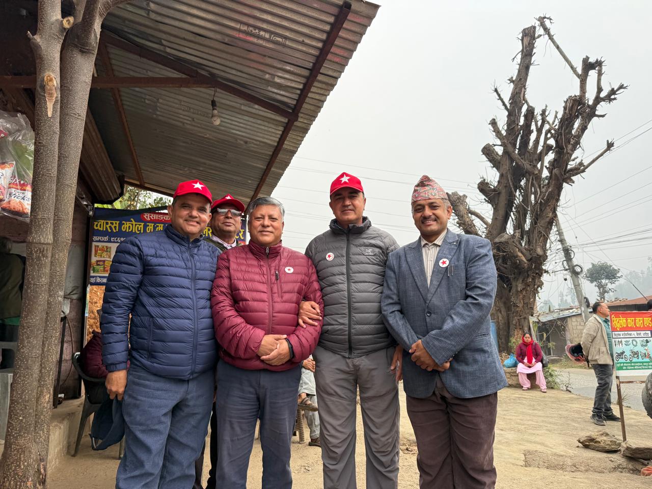 नेकपा एमालेका धादिङ नेता हरिराम लोहनी नेपाली कम्युनिस्ट पार्टी (नेकपा)को चुनावी अभियानमा देखिएपछि तरंग